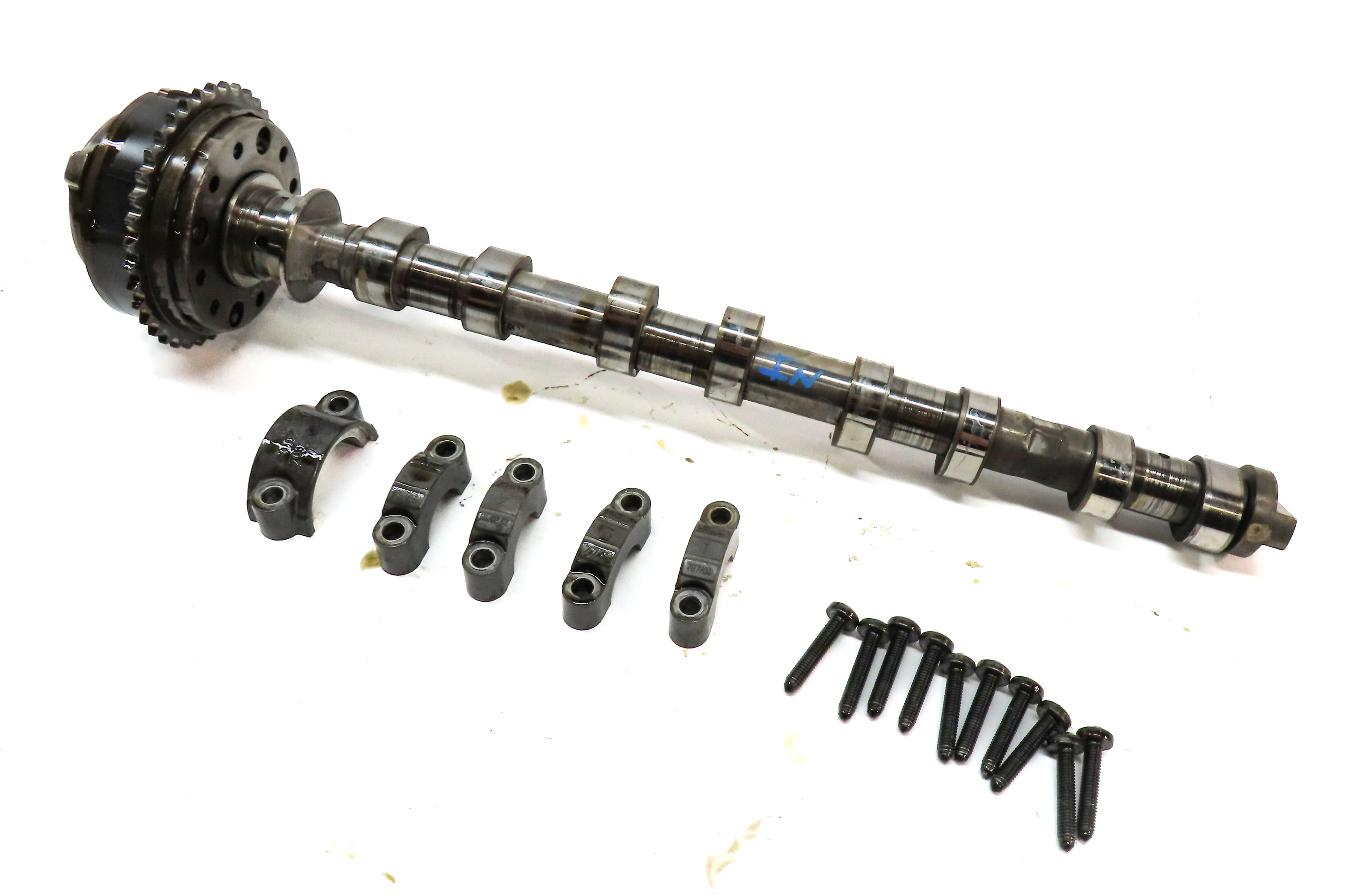 12-18 BMW 228i 320i 328i 428i 528i X1 X3 X5 2.0L N20 N26 INTAKE CAMSHAFT w/ CAPS — exact item pictured